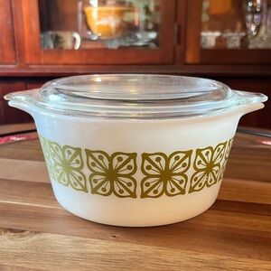 Vintage Pyrex 1960s Verde Square Floral 473 Casserole Dish with Lid